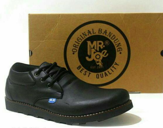 Mr. Joe Low Boots Cole