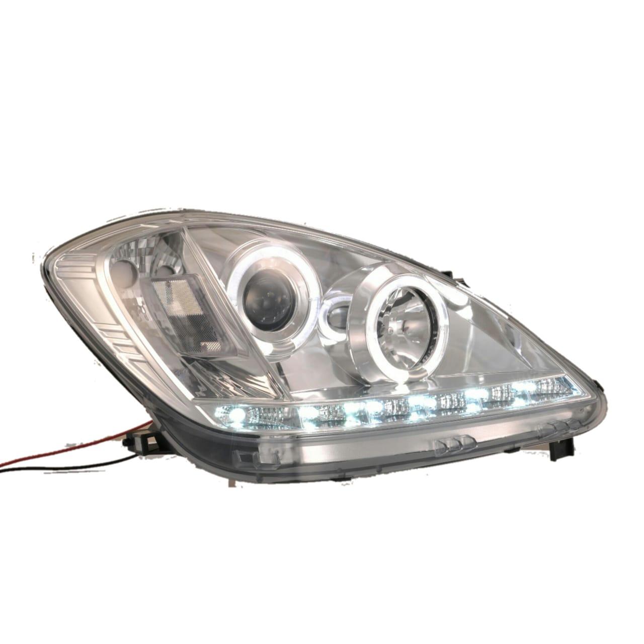 Sonar Head Lamp/Lampu Belakang Mobil Toyota Avanza 2006 ( Lampu Depan Projector )