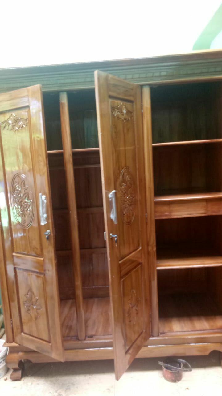 lemari pakaian 3 pintu bahan kayu jati jepara