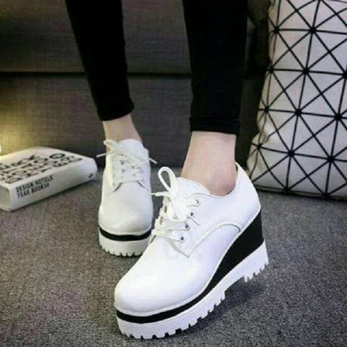 SEPATU WEDGES WANITA LOOK STYLE SASATUKO PUTIH, sepatu wanita sneakers, sepatu wanita terbaru, sepatu wanita murah, sepatu wanita kickers, sepatu wanita import, sepatu wanita casual, sepatu wanita kekinian, sepau wanita 2018, sepatu wanita lazada
