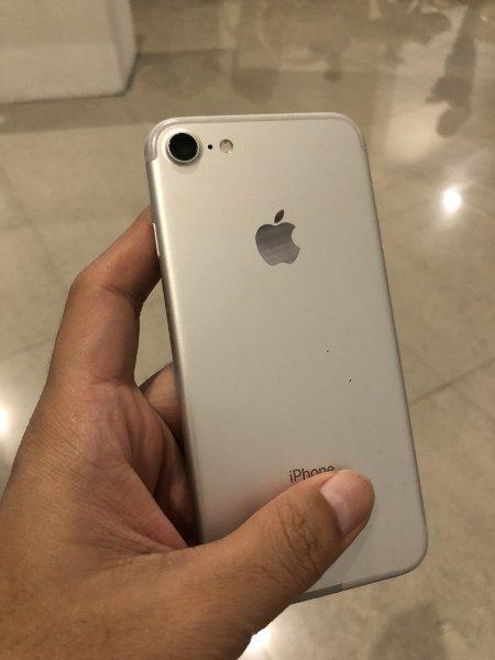 iPhone 7 128GB silver iCloud aman