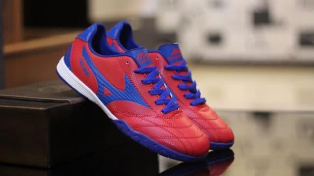 sepatu futsal mizuno merah biru casual sneakers made in vietnam