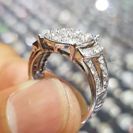Cincin Berlian 0.84 Carat Ring Emas 40 % 6.10 Gram Fashion Wanita