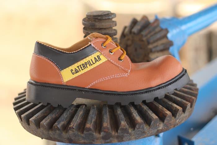 sepatu caterpillar low kulit licin tan original handmade