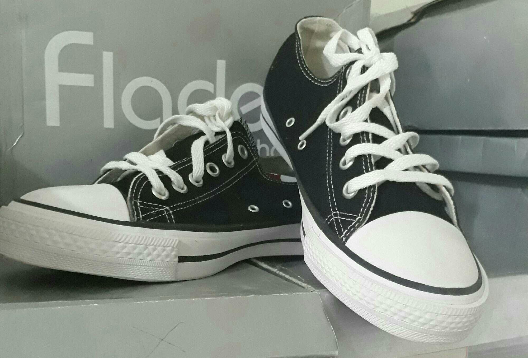 sepatu fladeo
