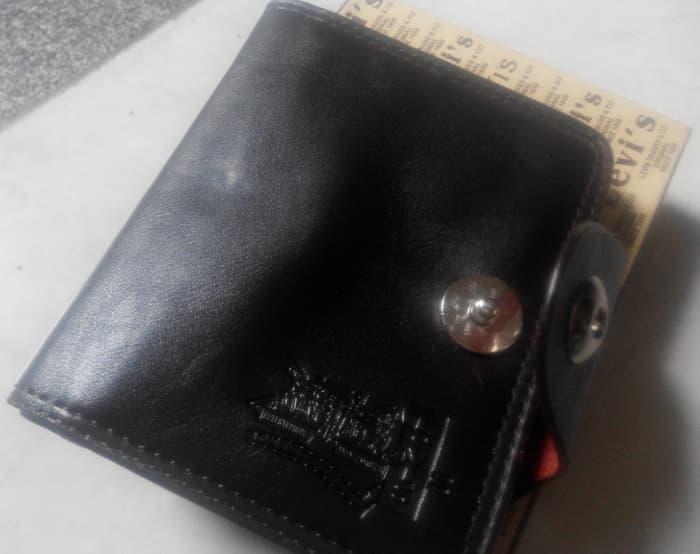 Harga Diskon!! Dompet Pria Kulit Merk Levis 303, Motif Keren, Elegant & Berkualitas - ready stock