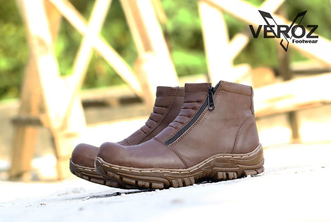 Sepatu boots safety pria kerja proyek touring casual bikers hunting hiking 