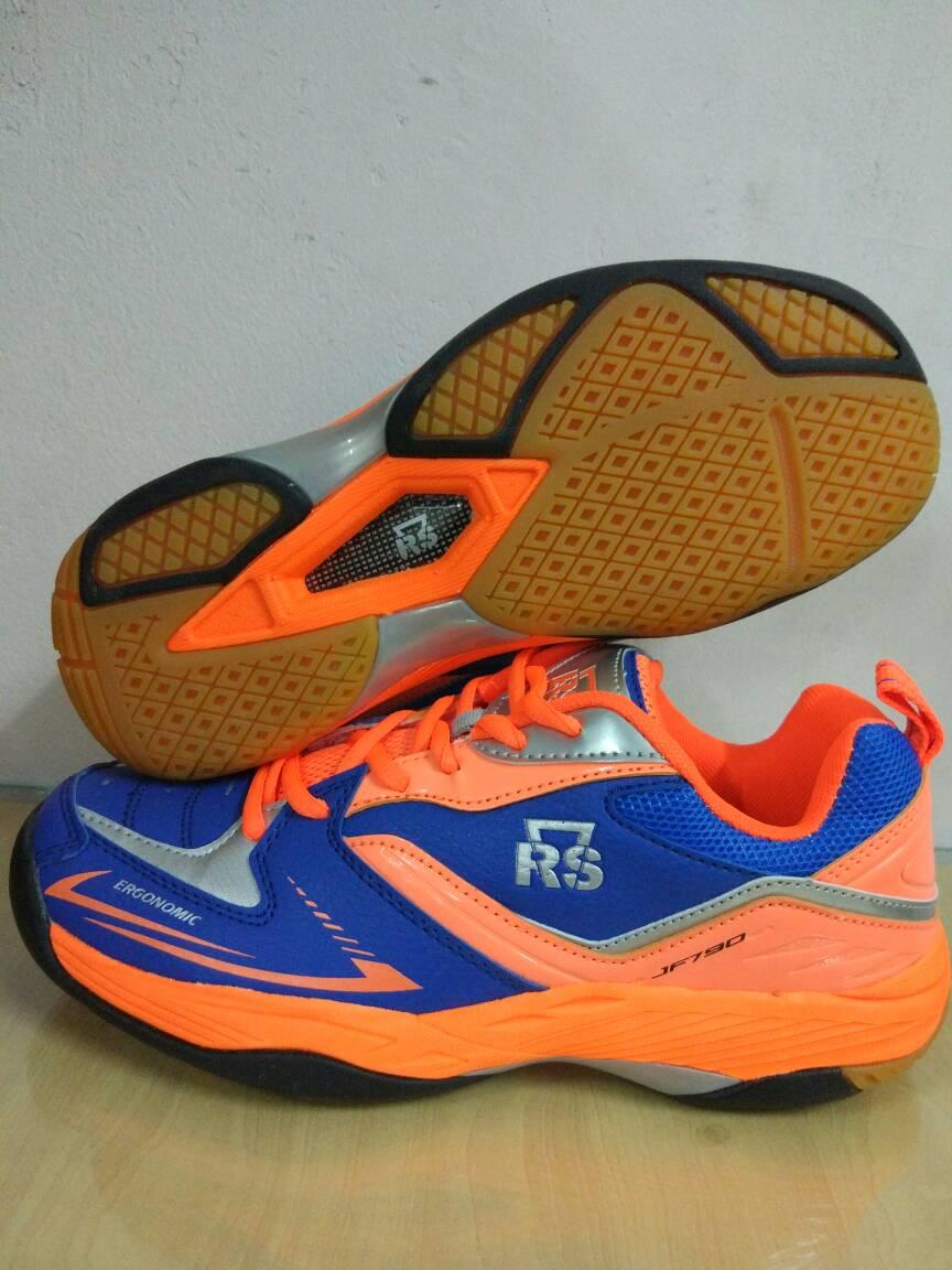sepatu badminton merk RS JF 790