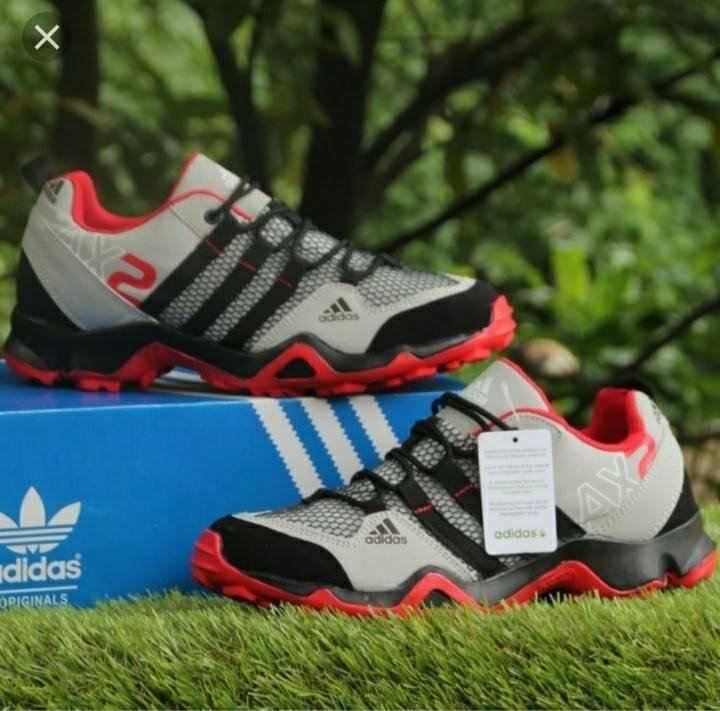 SEPATU SPORT PRIA AX2 LIMITED