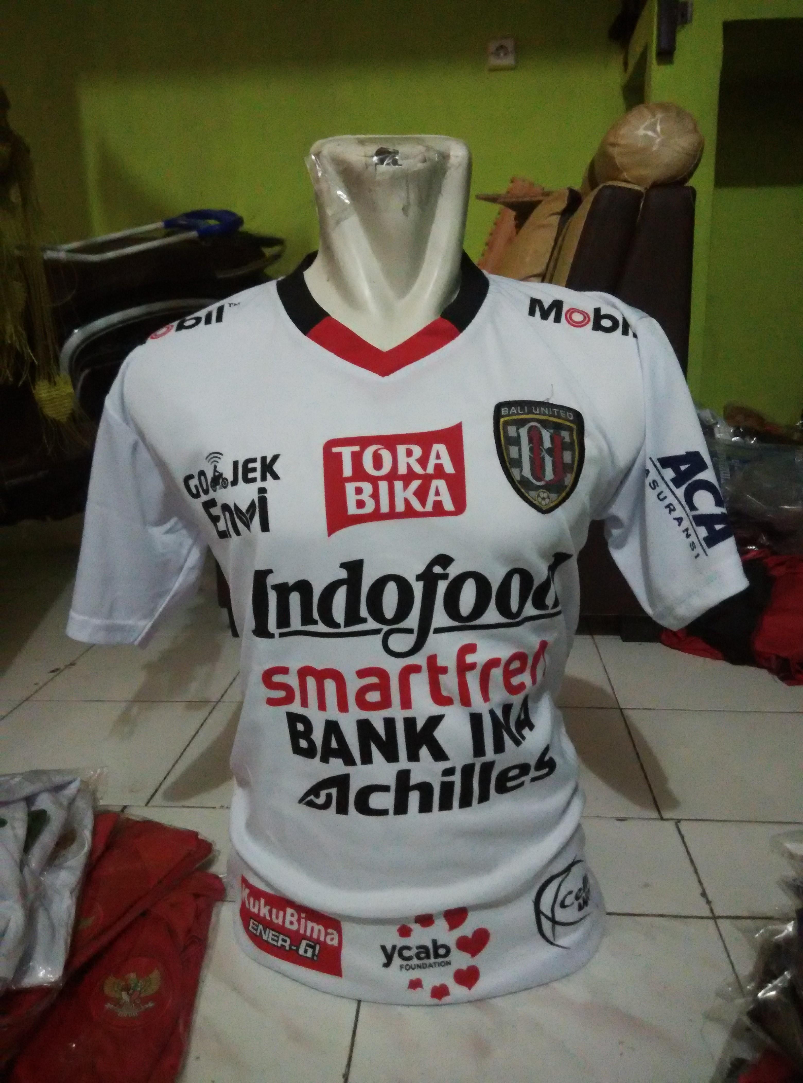 baju kaos bola bali putih away