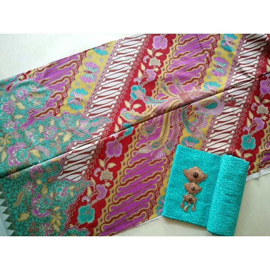 Kain Batik Solo Motif Kupu-Kupu Madu Berwarna