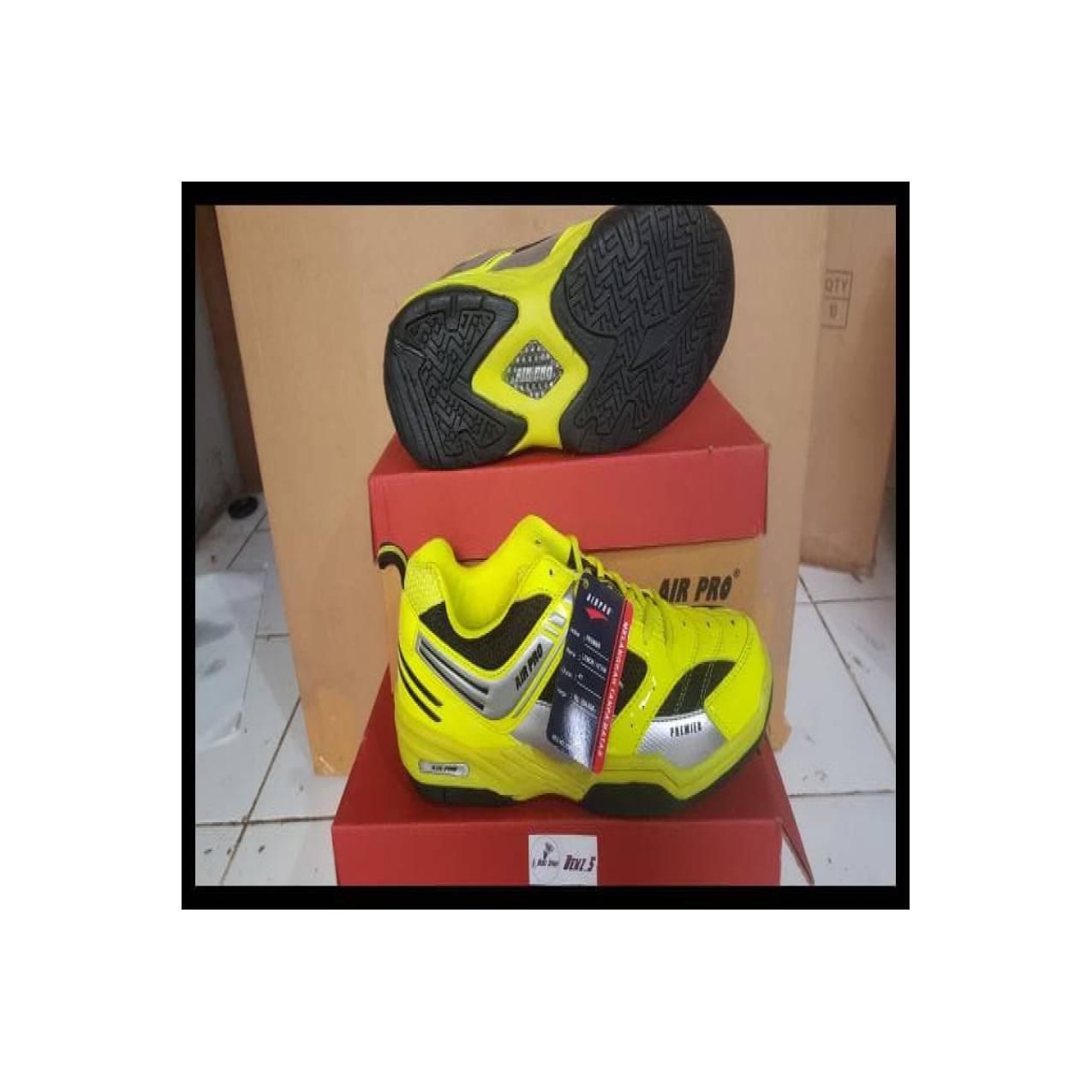(Baru!!) Sepatu Badminton Merk Airpro !!