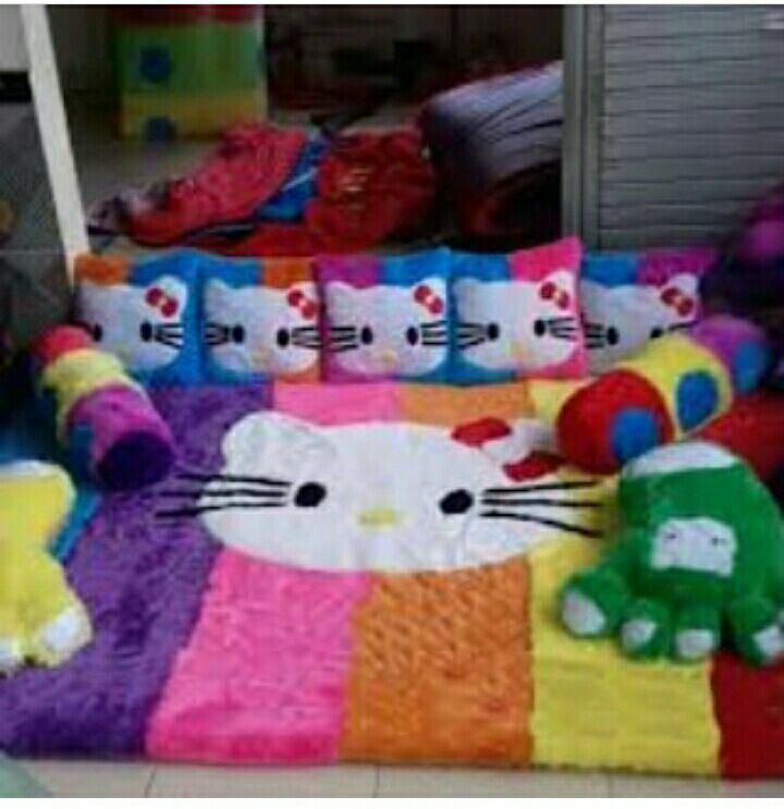 Karpet aneka karakter dan motif