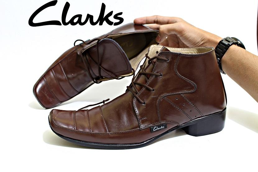 Sepatu Pantofel Clarks Pria Kulit Asli Tali High Suatan Black Brown Adidas Kickers Crocodile Bally Nike Caterpillar Formal