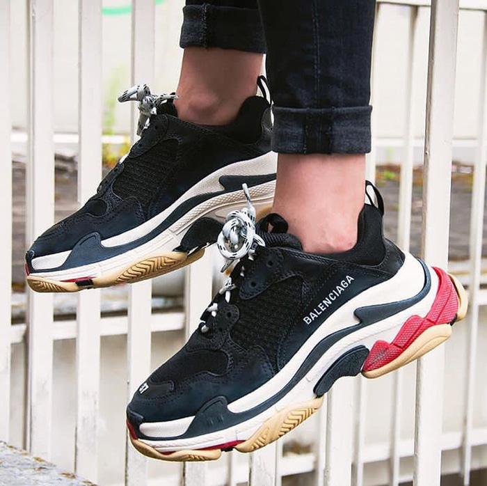 Murah - Balenciaga Triple S Black Premium OR sepatu running