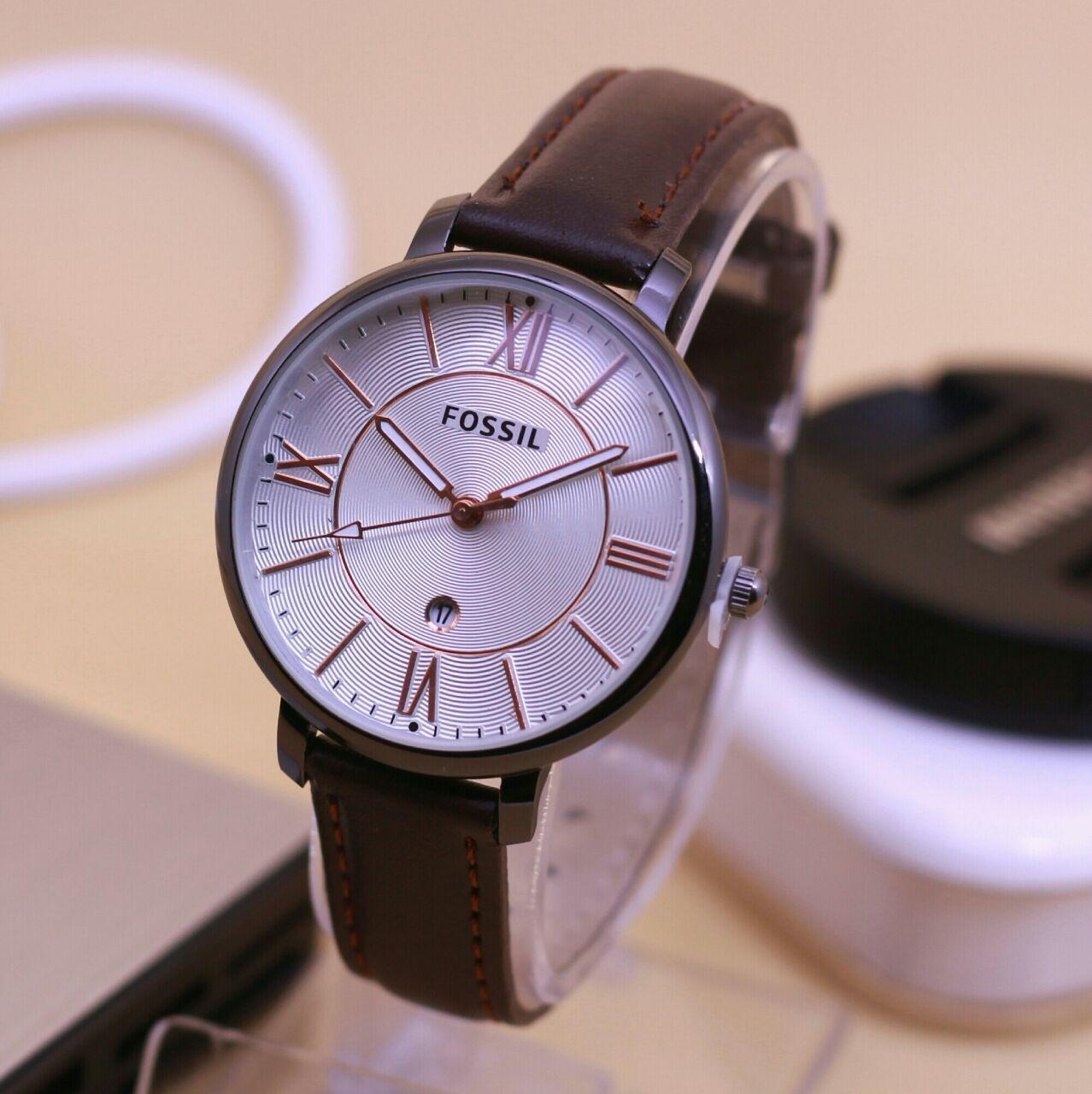 Jam Tangan Fossil Diamante All types - Limited Edition Elegan Mewah Series-Pria Wanita Formal Kasual Terbaru-Women Men Trendy Watch-Leather/stainless Original Strap-Kulit Stainless Kekinian Sporty Fashionable Free 2 Sony Battery & Exclusives Autenthic Box