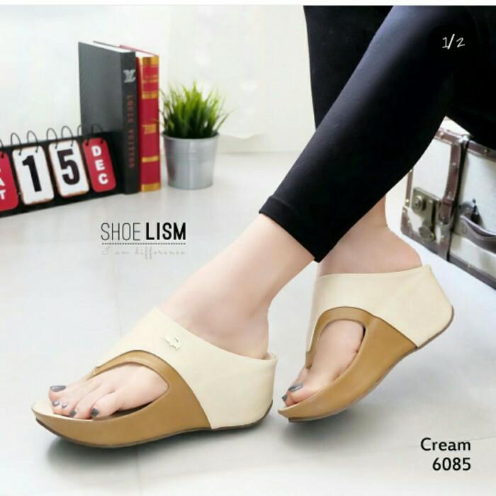 SENDAL SEPATU WANITA WEDGES CROCODILE (KREM)