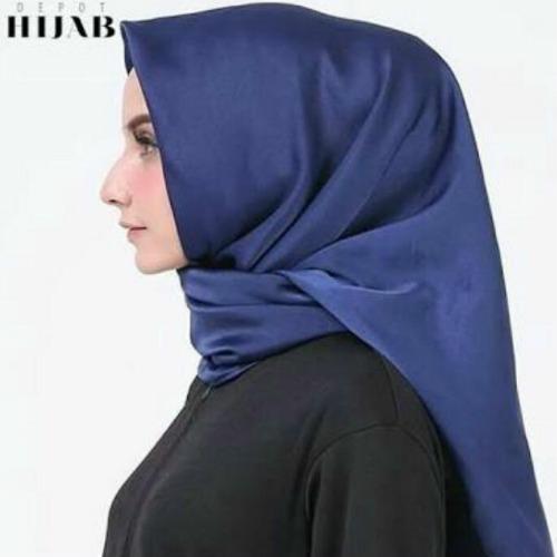 Hijab Segi Empat Satin polos / Jilbab SegiEmpat Satin polos/ Kerudung Segi Empat Satin polos/Hijab Segi Empat polos