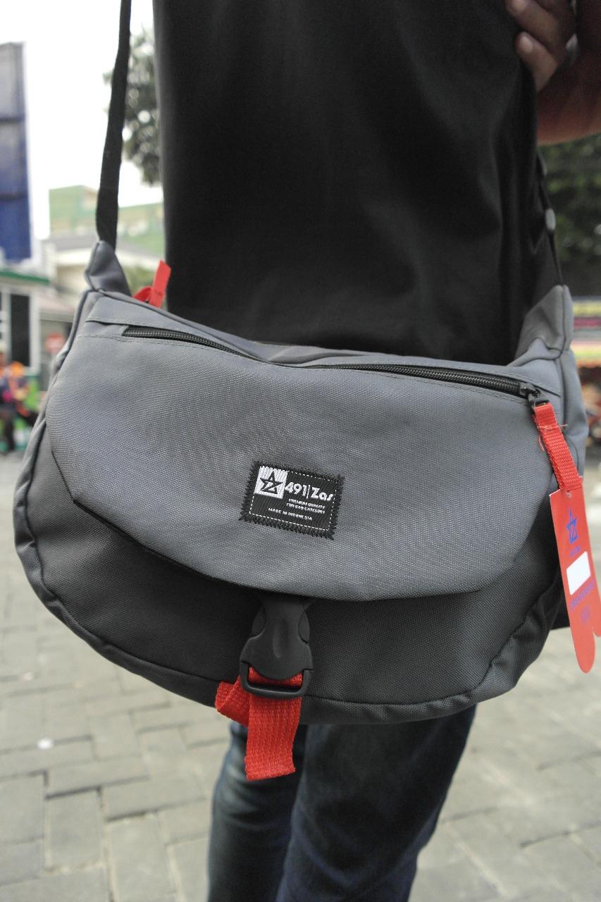 R2G Store - Tas Selempang / Shoulder Bag Pria Varian Warna