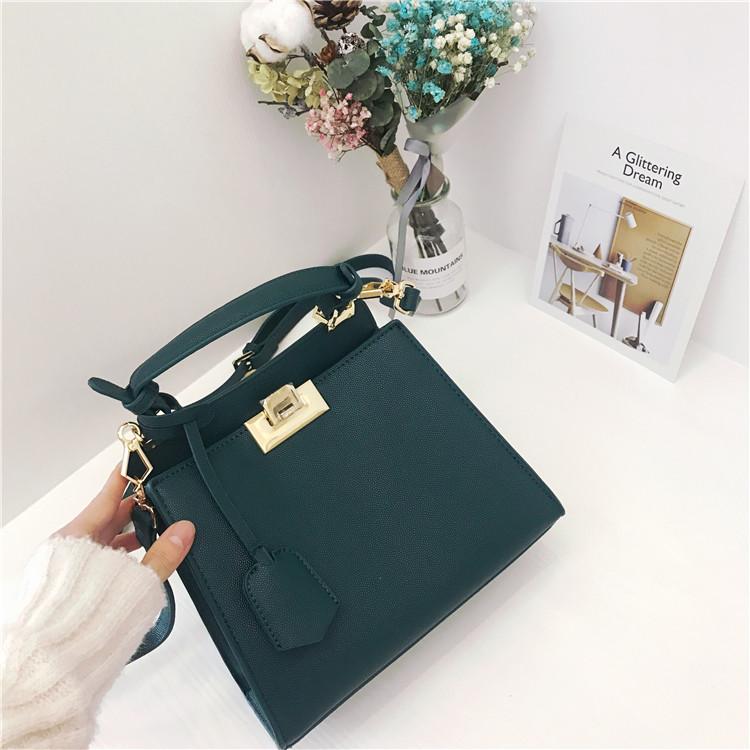 Kelly OL Tas Serbi Tas Model Hermes (Hijau Gelap)