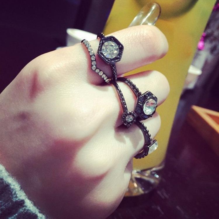 【Richcat-Fashion】south Korea Diimpor Asli Wanita Busana Cincin Berpasangan Mutiara Cerah Bor Lima Set Cincin