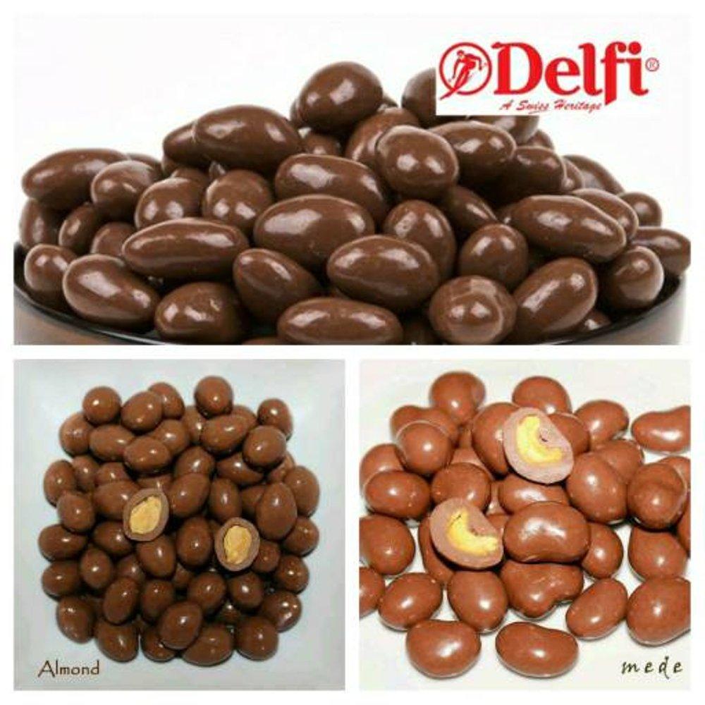 Coklat Delfi Kiloan Almond (1Kg)