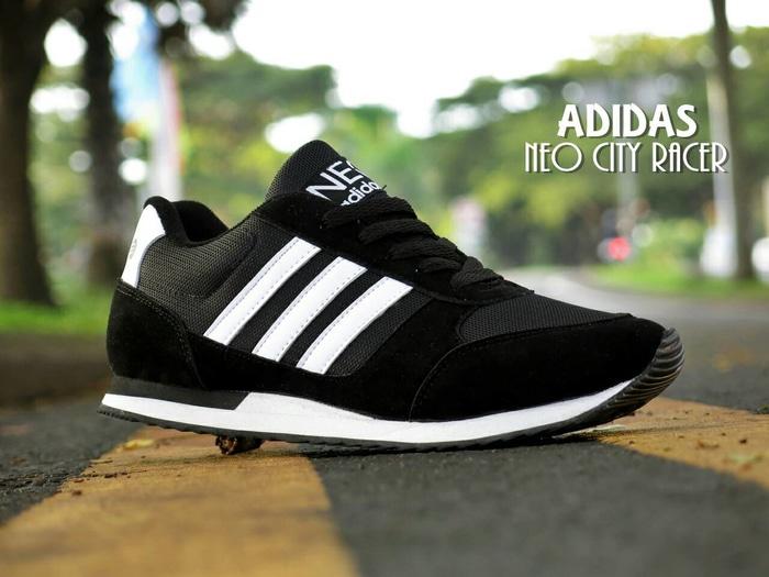 Sepatu Sport Neo City Racer Hitam Putih / Kets Casual