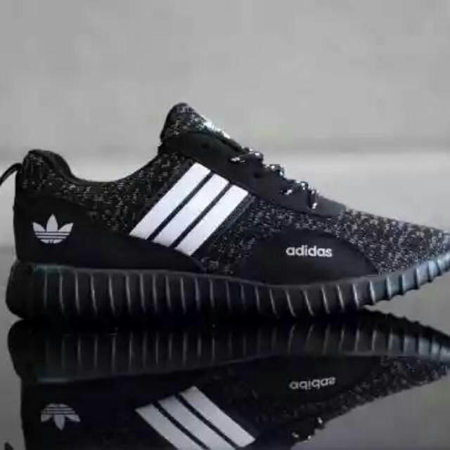 Sepatu adidas boost new model hitam strip putih