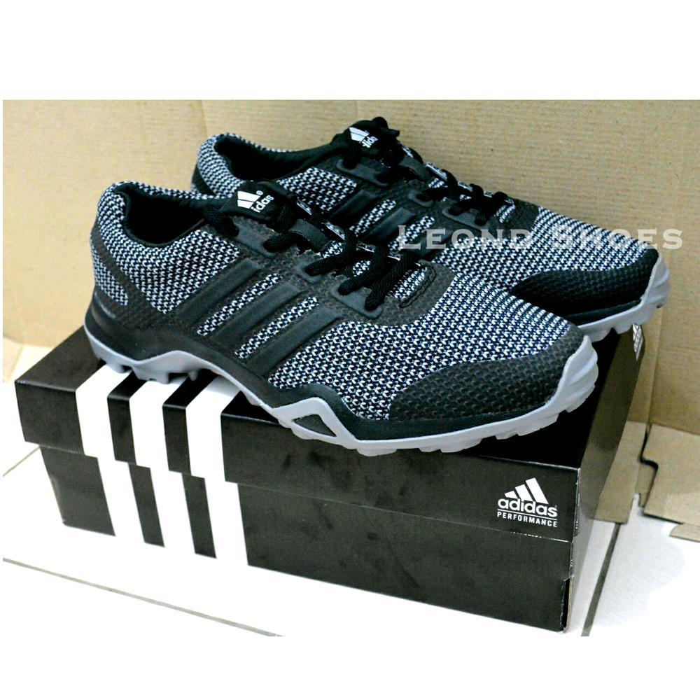 Sepatu Gunung Adidas Terrex. Sepatu Outdoor Running