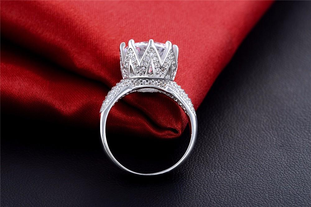 Diskon Promo Perhiasan Aksesoris Cincin Berlian Emas Putih Solitaire Crown Perhiasan Mewah BR137 Murah