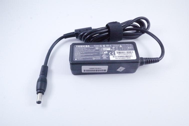 TOSHIBA Ori Charger Adaptor Notebook Laptop Satellite 19V 2.37A