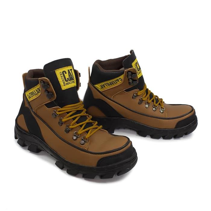 sepatu Boots CAT argon mbc tan boots safety pria touring bikers / Sepatu Casual Pria Boots Boot Kerja Lapangan Safety Model Terbaru Murah / Sepatu Boots Boot Safet Pria Cowo