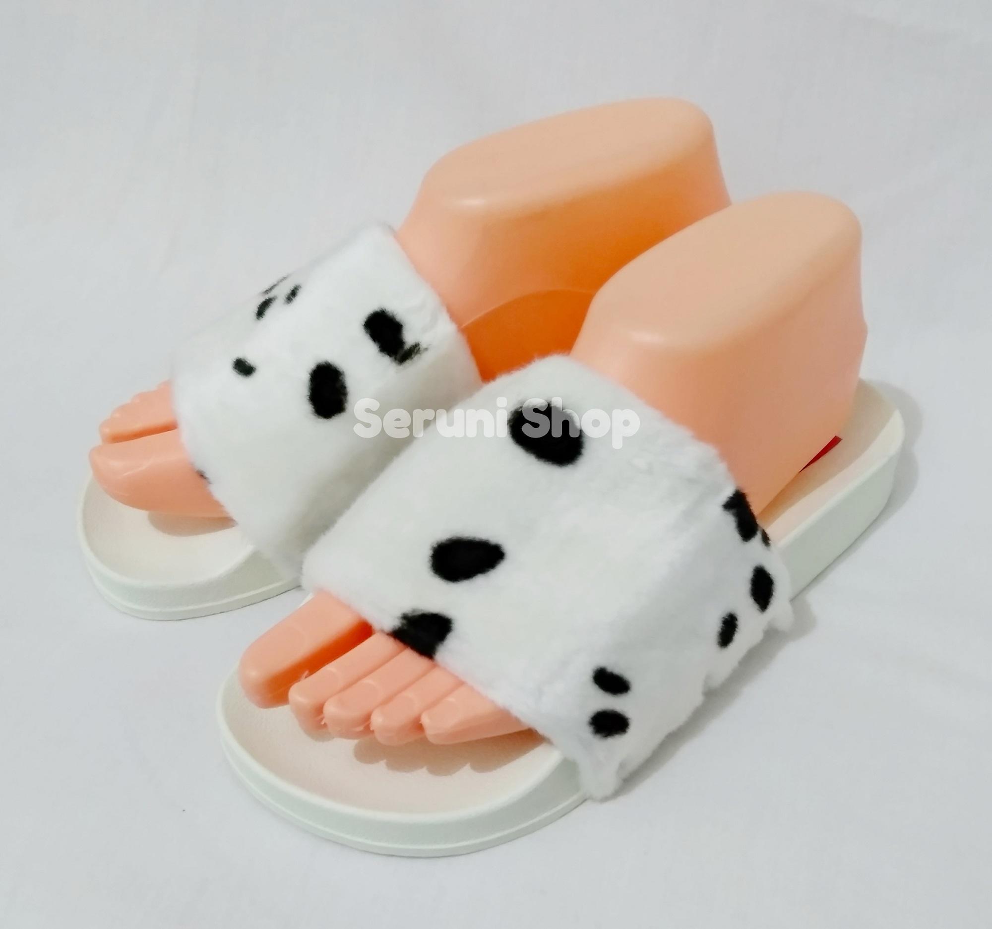 Seruni Love Sandal Bulu Putih Bintik Hitam