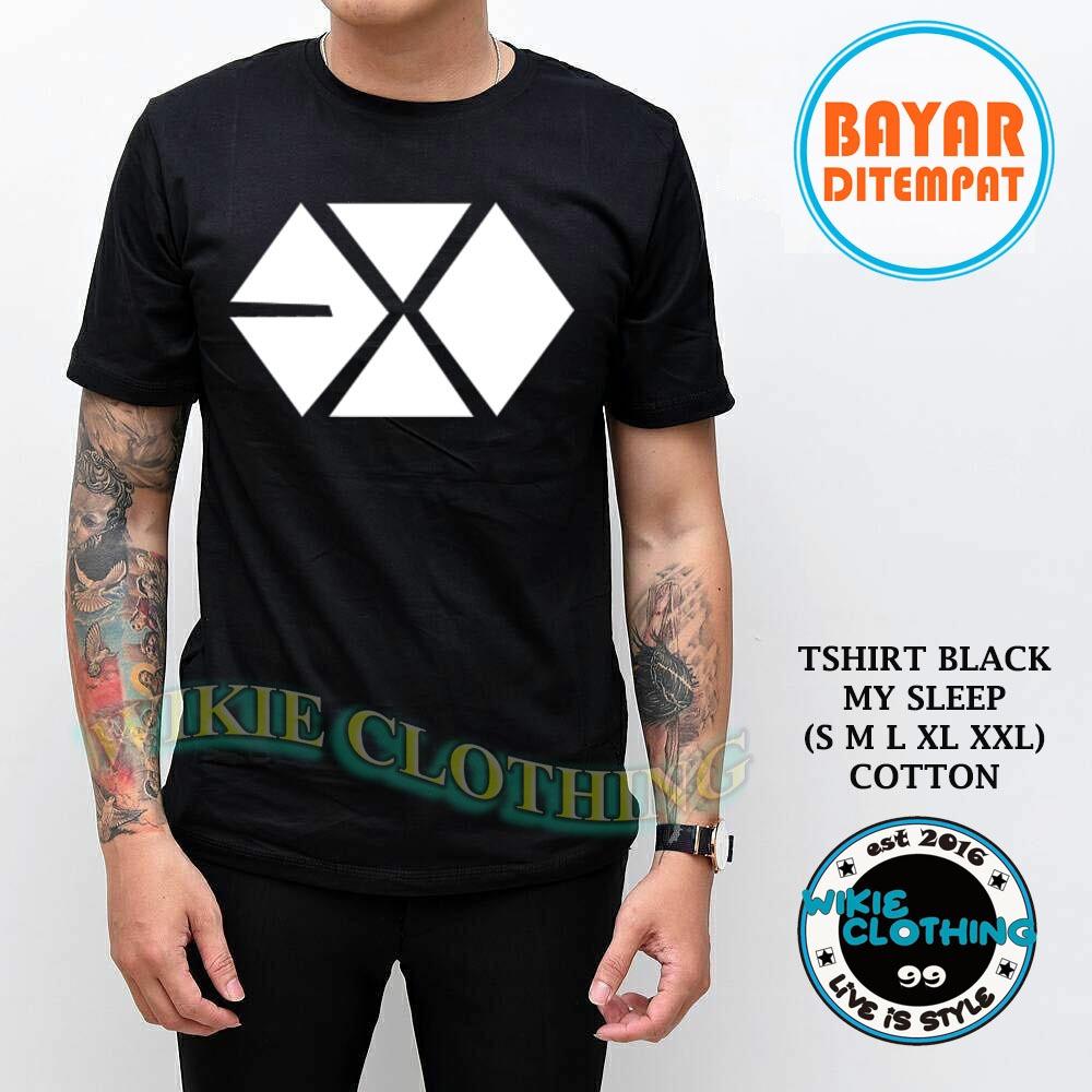 Kaos Sablon Kaos Fashion Distro 100% Soft Cotton Combed T-Shirt Gambar Kekinian Sablon Plastisol Atasan Pria Wanita Katun combet kombed kombet Lembut Tidak Panas Adem Simple Keren Casual Sport Halus Baju Cowo Cewe Pakaian Distro –