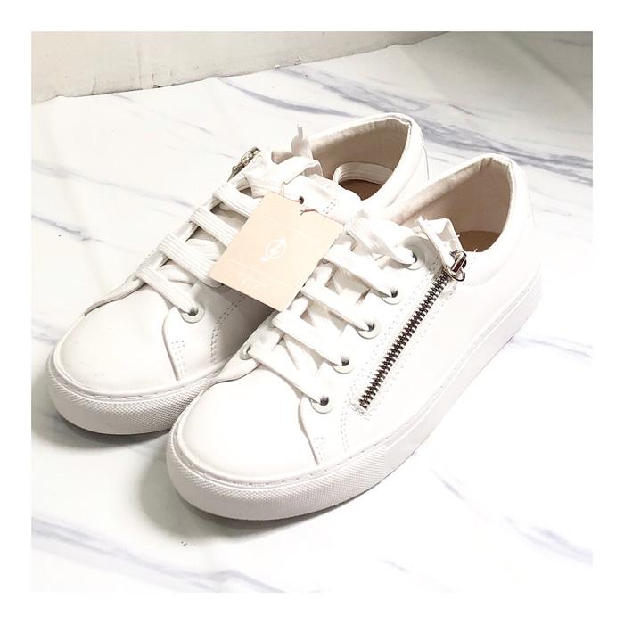 Sepatu Sneakers Putih Stradiv Original Not Adidas Nike Puma VNC