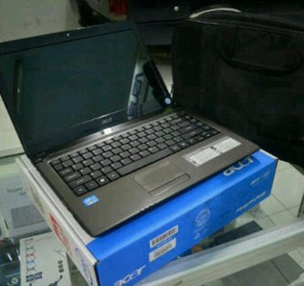 Acer Aspire ES1 432 (Hitam) Celeron N3350 - Ram 2GB - Hdd 500Gb - Linux - Layar 14