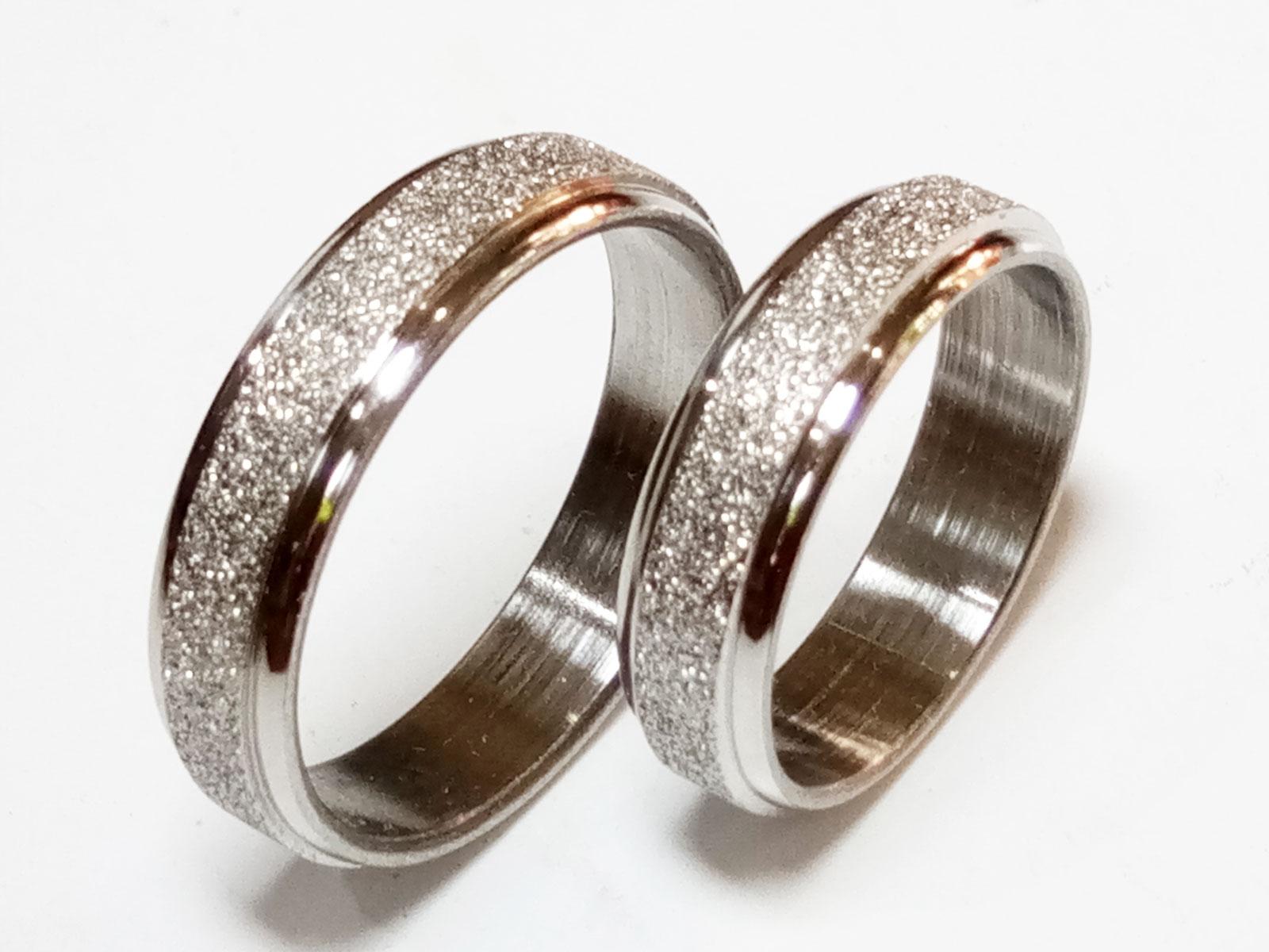 VeE Cincin Single / Couple / Pasangan untuk Tunangan / Nikahan Titanium Stainless Steel Silver Pasir M1