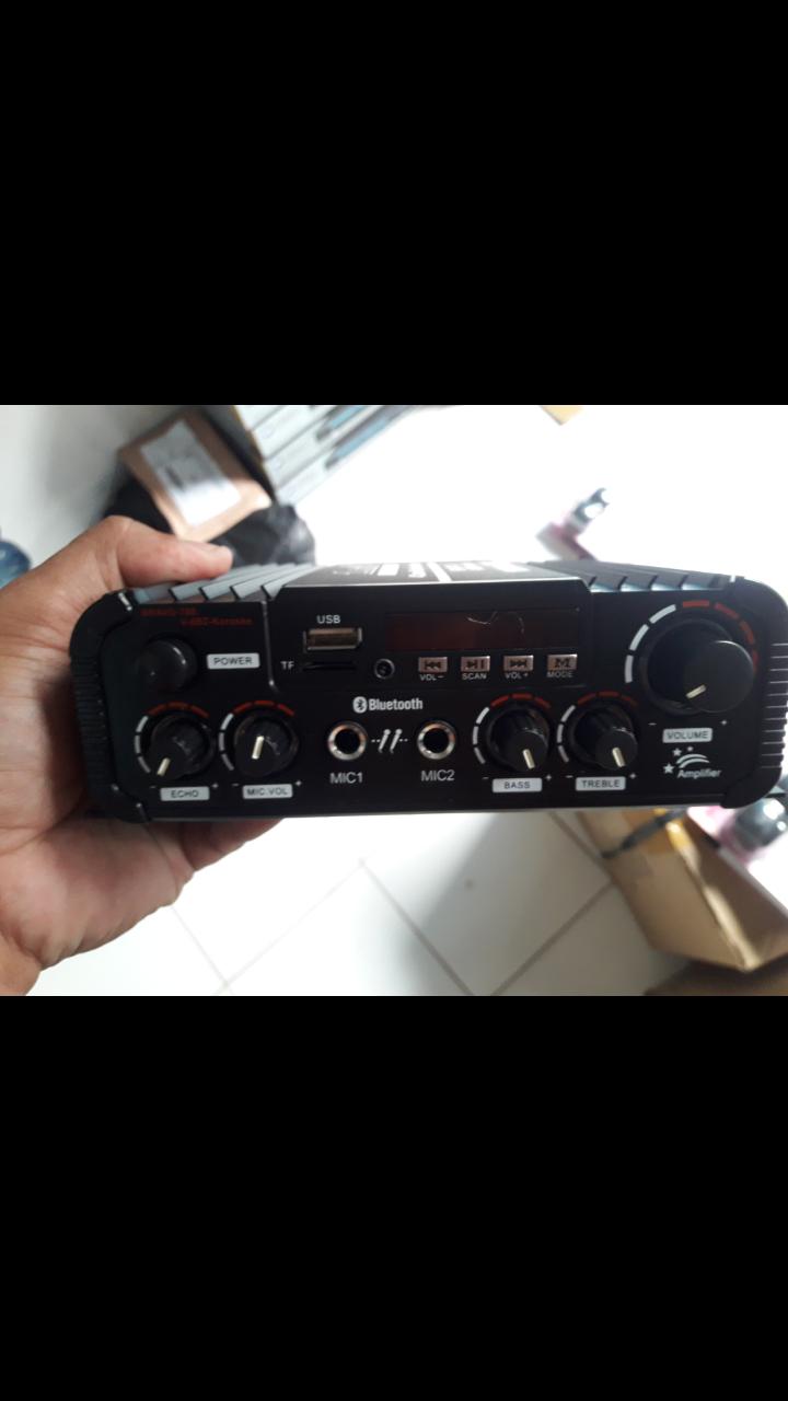 SL AUDIO ORIGINAL BRAVO 8BIT Ampli bluetooth mini ac dc wireles karaoke usb mp3 musik EUTS bisa pakai di mobil ataupun di rumah ac/dc. Berfungsi bisa play Bluetooth, Karaoke, Memory Card, FM Radio, Ac/Dc. Bisa buat speaker 4,5,6,8 inch.