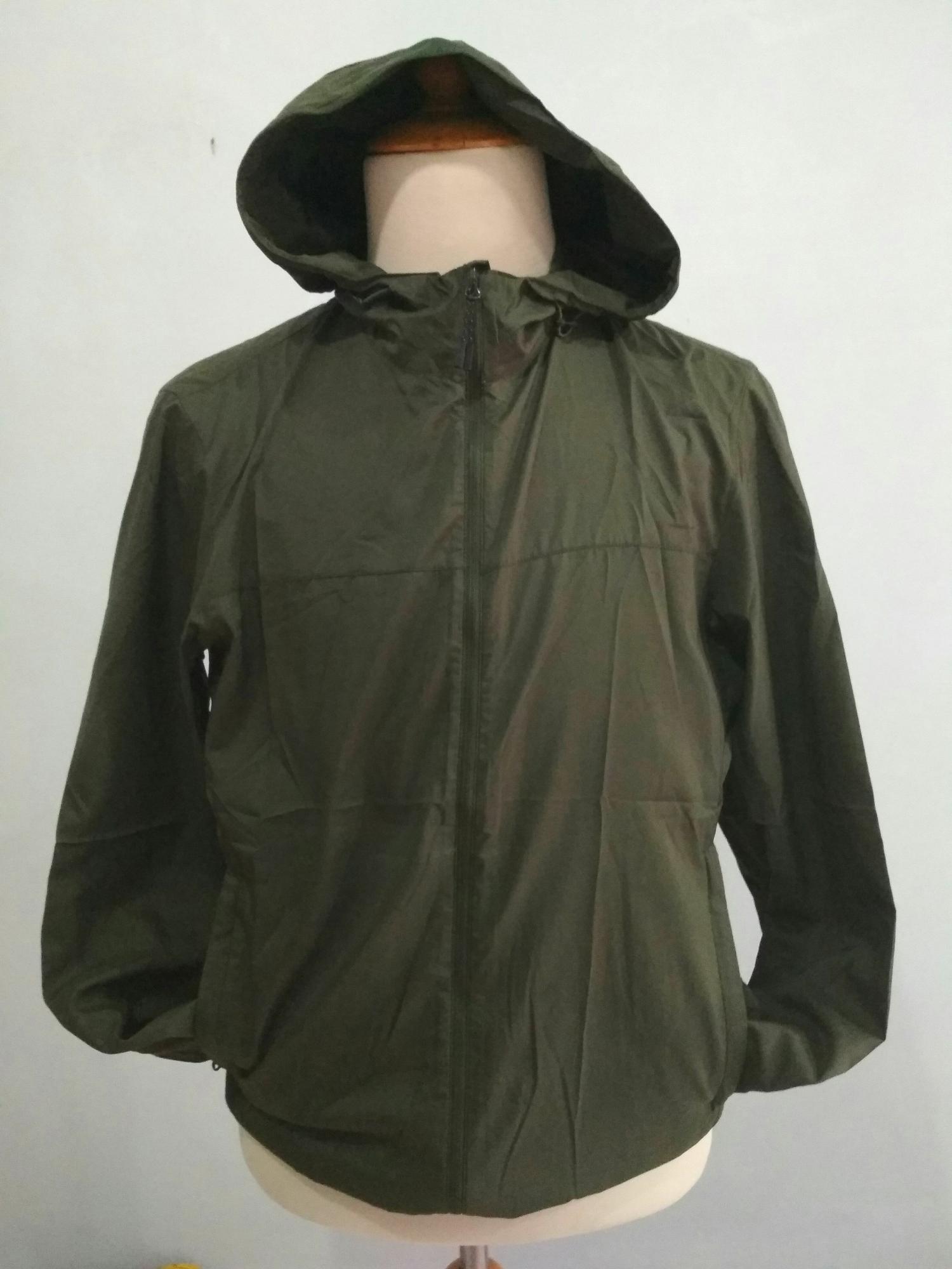 JAKET UNIQLO RUNNING HIJAU ARMY