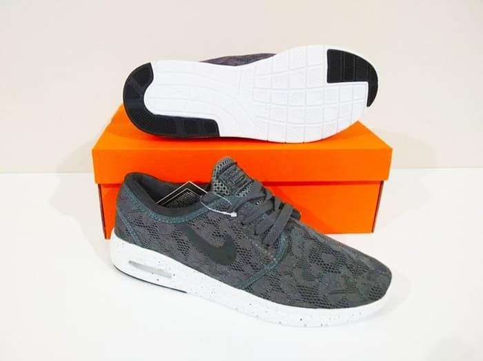 Sepatu NIKE SB Stefan Janoski / sepatu gaya / sepatu murah / sepatu jogging / sepatu keren / sneaker / sepatu diskon / sepatu olahraga / sepatu lari / sepatu / sepatu ori / sepatu gaya / sepatu casual / sepatu futsal / sepatu hits