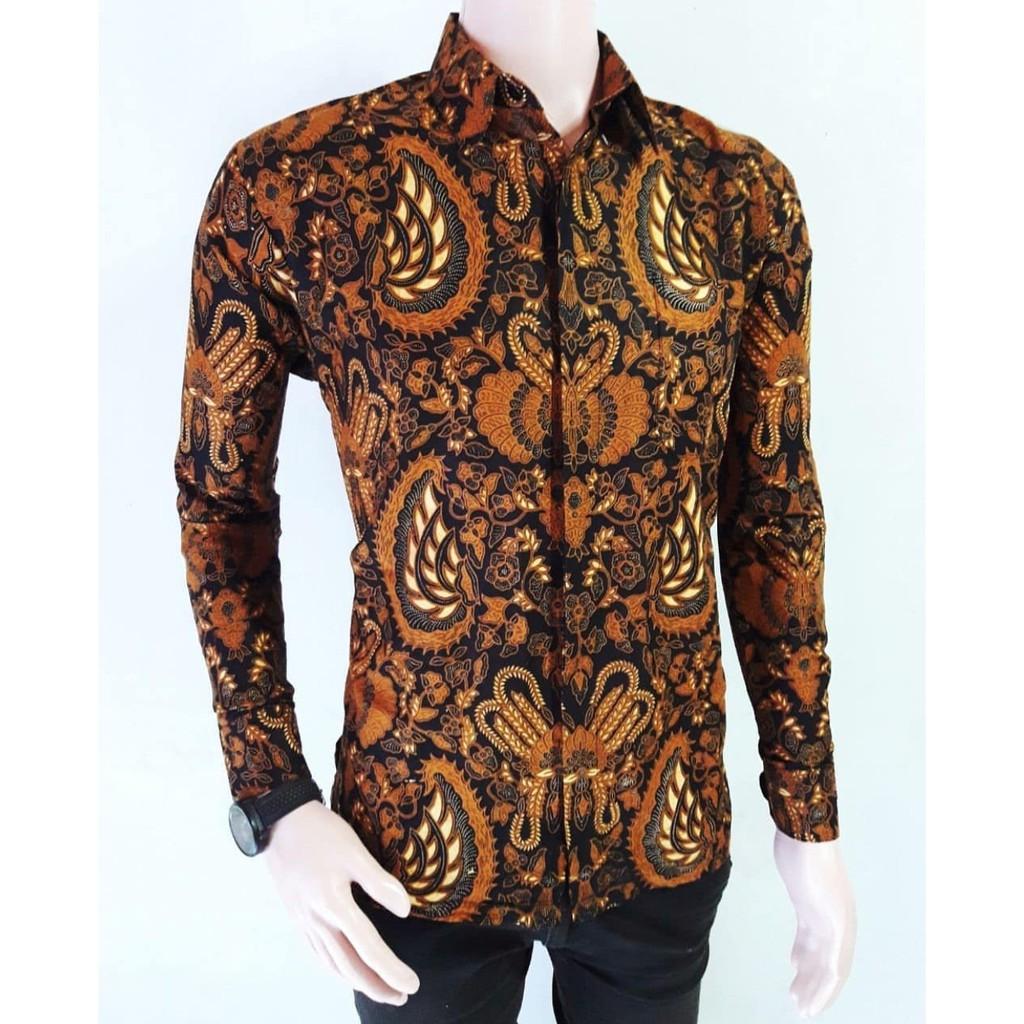 Baju Batik Pria Fashion Kemeja Lengan Panjang Motif Batik Sogan Garuda / Batik Modern / Batik Fashion / Toko Batik / Batik / Batik Kerja / Seragam Batik / Kemeja Batik Pria / Batik Sogan / Batik Pria / Baju Batik Pria / Gambar Batik Garuda