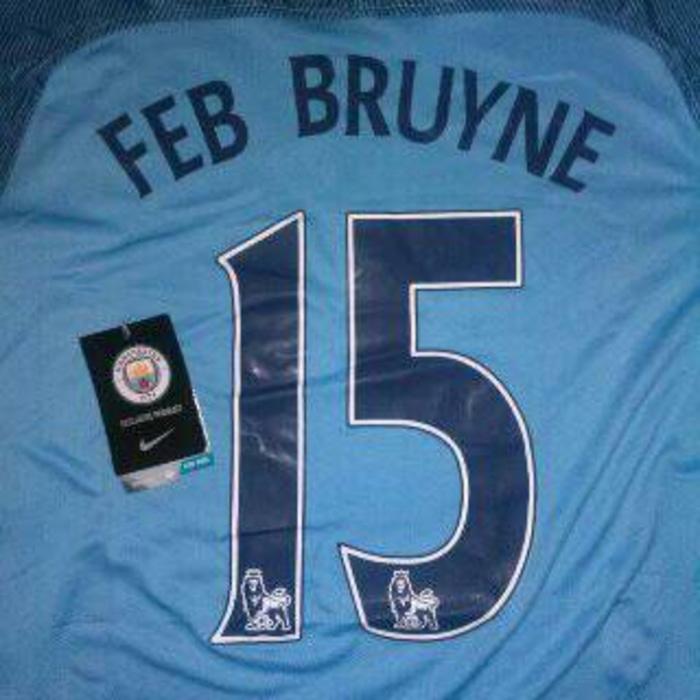 Jersey bola anak lengkap dengan nama dan nomor punggung