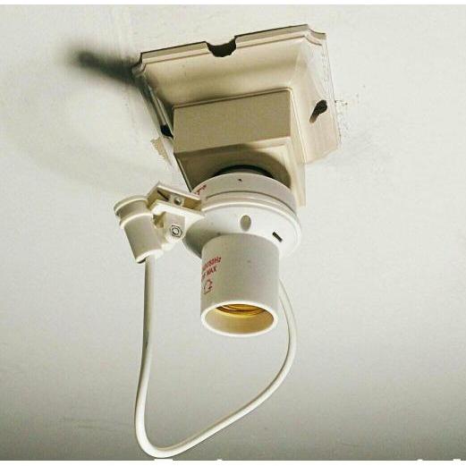 Fitting Lampu Teras Dgn Sensor Otomatis Nyala Pd Saat Gelap
