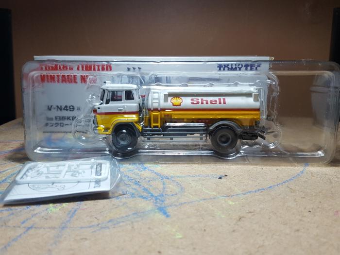 Hadiah Terpopuler Tomica LV N49 Hino Tank Truck Shell