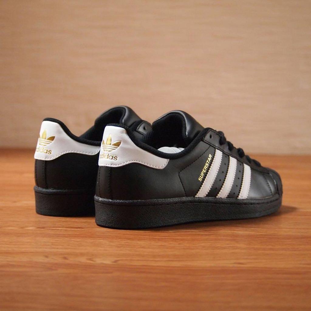 Sepatu sneakers skate adidas superstar premium cowok
