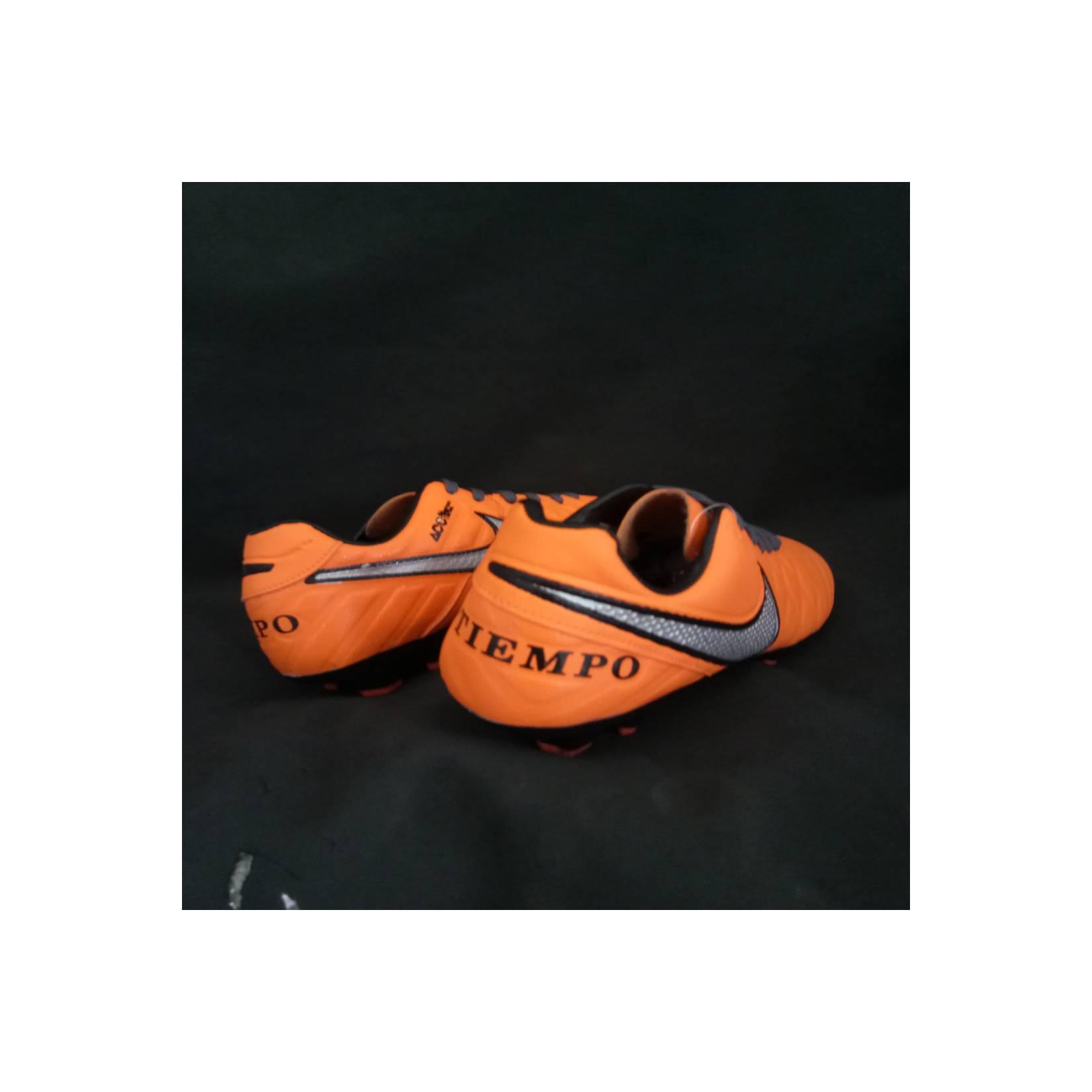 sepatu bola nike tiempo legend hitam oren