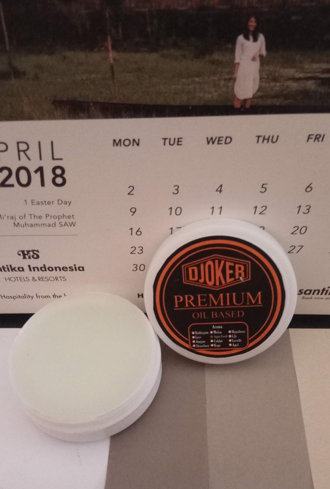 pomade DJOKER oil based rambut menjadi rapi dan sehat di lenkapi dengan vit