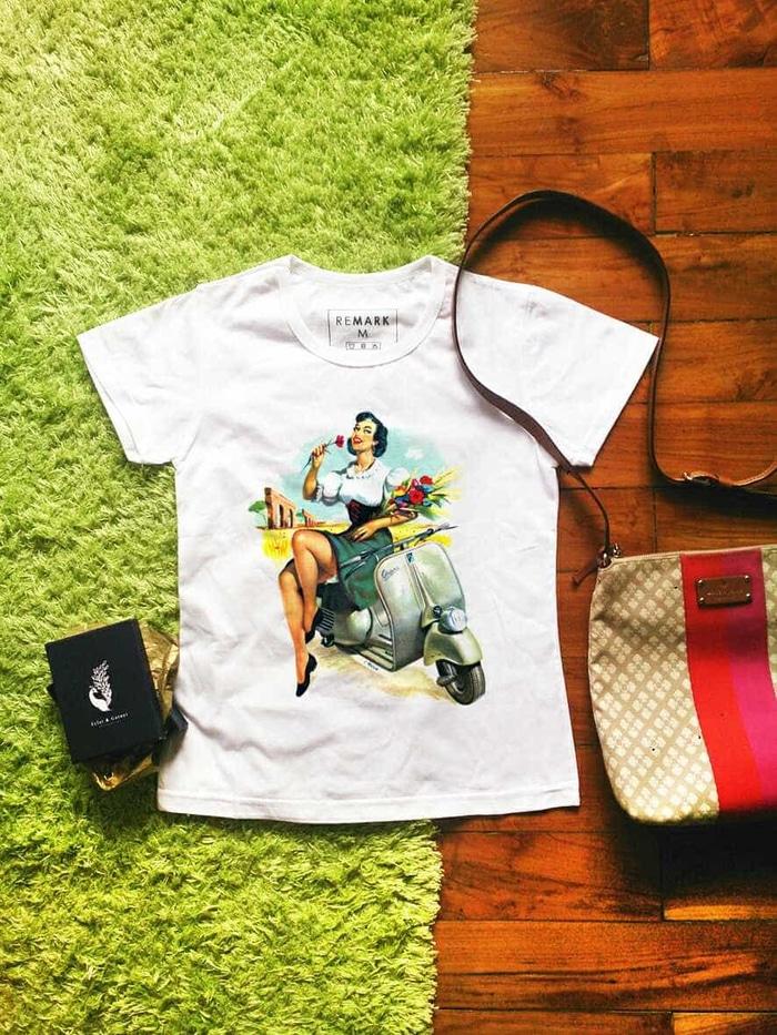 Kaos Wanita Vespa Flower Garden