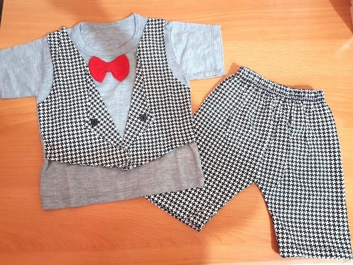BAJU ANAK SETELAN MOTIF ROMPI DAN DASI KUPU KUPU UNTUK USIA 3-12 BULAN