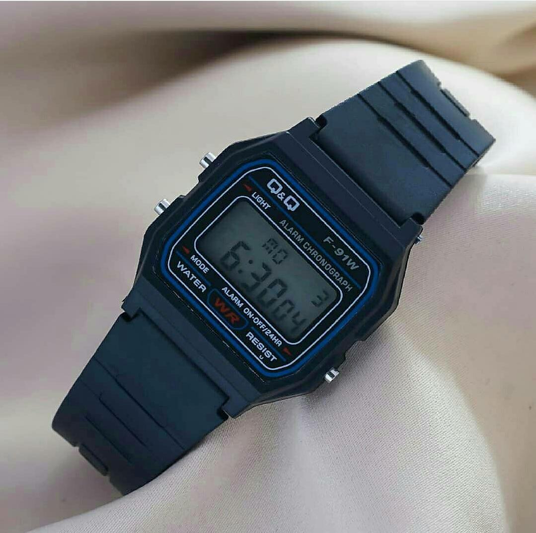 Q&Q - Jam Tangan Fashion Pria & Wanita - Tali Karet - Model Digital Kotak